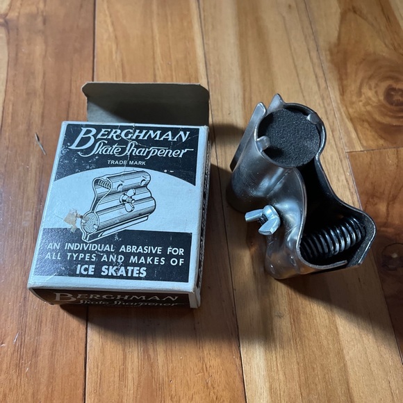 Vintage Berghman Skate Sharpener In Original Box Maywood IL. - Picture 2 of 6